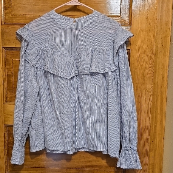 a.n.a Gray Ruffled Bishop Long Sleeve Blouse 1X - Picture 1 of 3